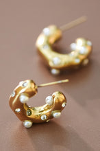 Load image into Gallery viewer, Gold C Hoop Earrings w/ Pearls