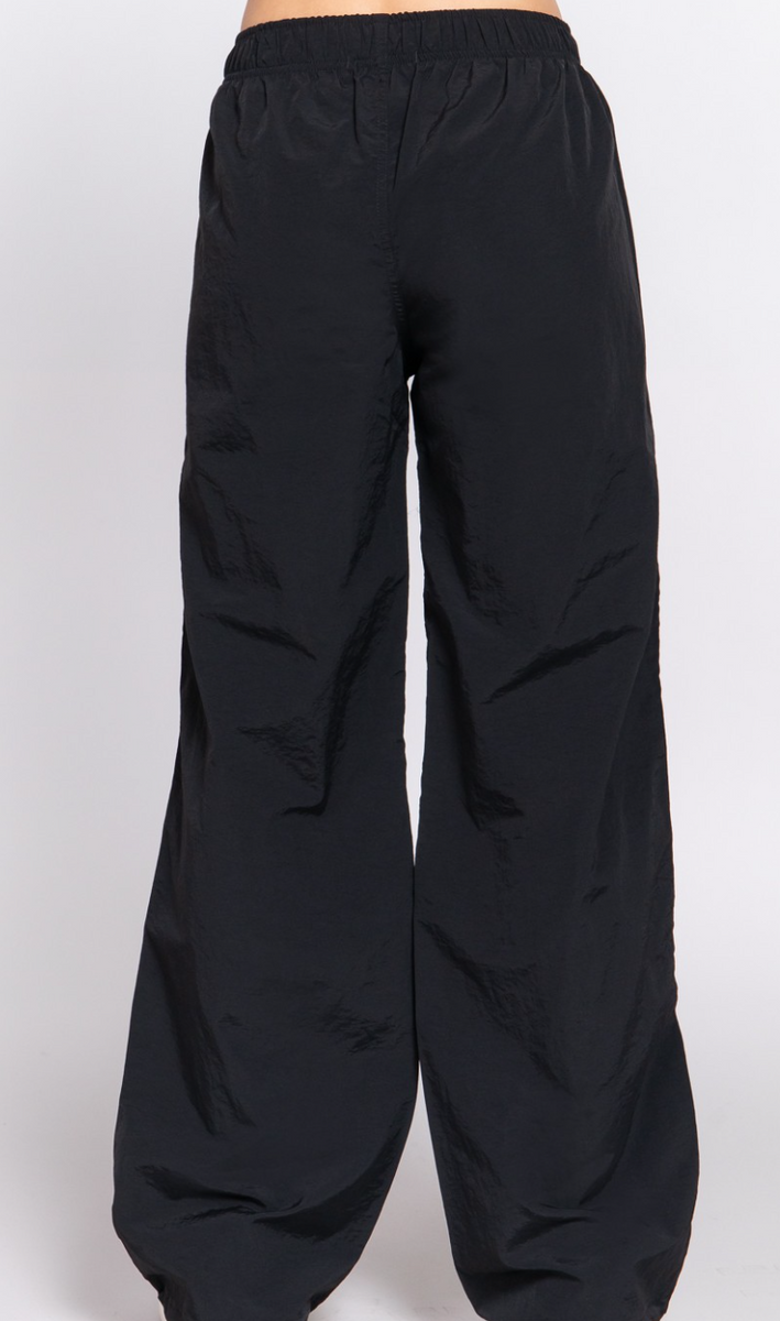 READYMADE レディーメイド BLACK PARACHUTE PANTS