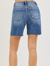 Load image into Gallery viewer, Medium Wash Raw-Cut Hem Denim Shorts