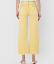 Load image into Gallery viewer, Baby Yellow Crop Wide-Leg Jeans