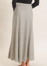 Load image into Gallery viewer, Black & White Classic Plaid Midi Skirt