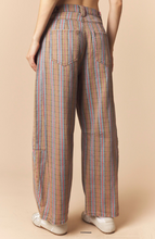 Load image into Gallery viewer, Plaid Printed Washed Barrel Pants