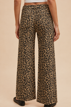 Load image into Gallery viewer, Leopard Print Wide-Leg Denim Jeans

