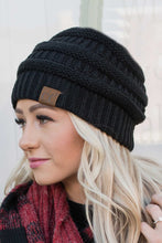 Load image into Gallery viewer, Black Lined Beanie
