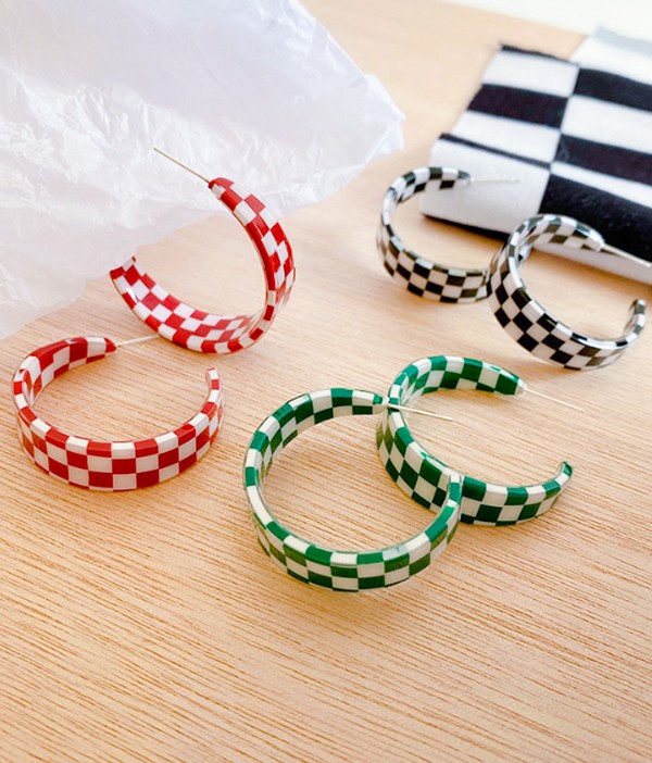 Checkered Hoops