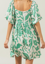 Load image into Gallery viewer, Fuchsai Floral Puff Sleeve Dress
