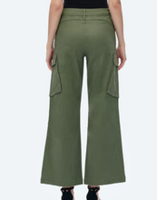 Load image into Gallery viewer, Green Cargo Wide Leg Pants
