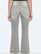 Load image into Gallery viewer, Gray Crop Jean w/ Frayed Hem
