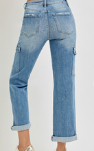 Load image into Gallery viewer, Light Denim High Rise Straight Leg Crop Jeans
