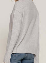 Load image into Gallery viewer, Gray Raised Seam Sweater
