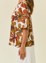 Load image into Gallery viewer, Rust Floral 3/4 Sleeve Blouse
