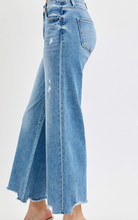 Load image into Gallery viewer, Medium Wash High-Rise Crop Wide-Leg Jeans
