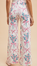 Load image into Gallery viewer, White Flower &amp; Bow Wide-Leg Jeans
