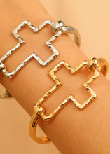 Load image into Gallery viewer, Hammered Finish Open Cross Bracelet
