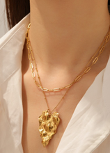 Load image into Gallery viewer, Sculpted Heart Layered Necklace
