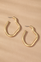 Load image into Gallery viewer, Gold Wavy Hoop Earrings
