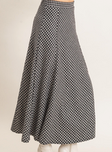 Load image into Gallery viewer, Black &amp; White Classic Plaid Midi Skirt
