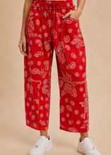 Load image into Gallery viewer, Red Bandana Print Barrel Pants
