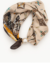 Load image into Gallery viewer, Pearl Magnetic Scarf Necklace
