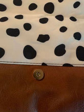 Load image into Gallery viewer, Animal Print Clutch Purse
