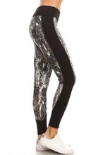Load image into Gallery viewer, Camo Digital Print Workout Leggings
