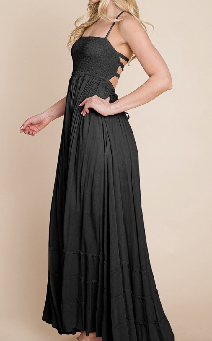 Black or White Boho Pleated Backless Maxi Dress White / Small